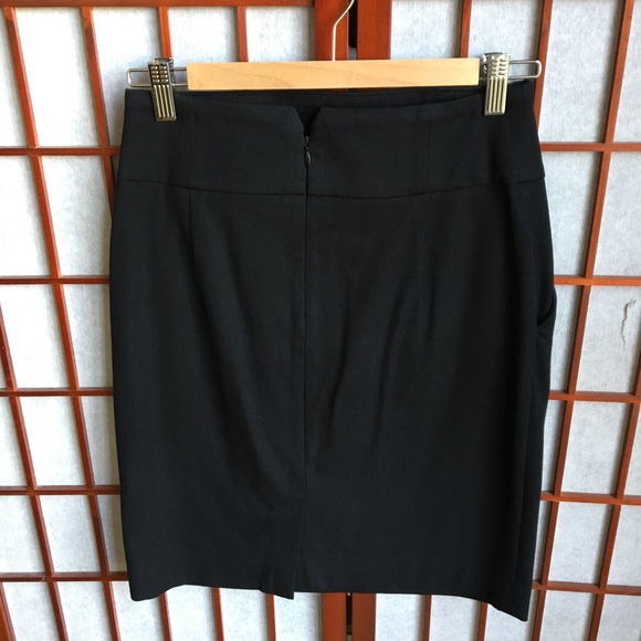 Banana Republic Black Pencil Skirt with Pockets - Picture 3 of 5